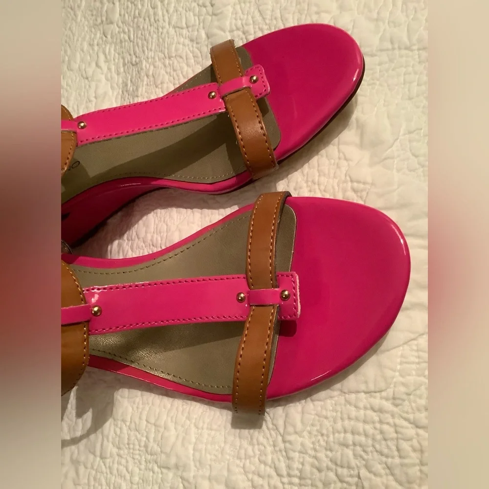 Pink and Tan Wedge Sandals Vintage Bandolino T-Strap Sandals Size 6